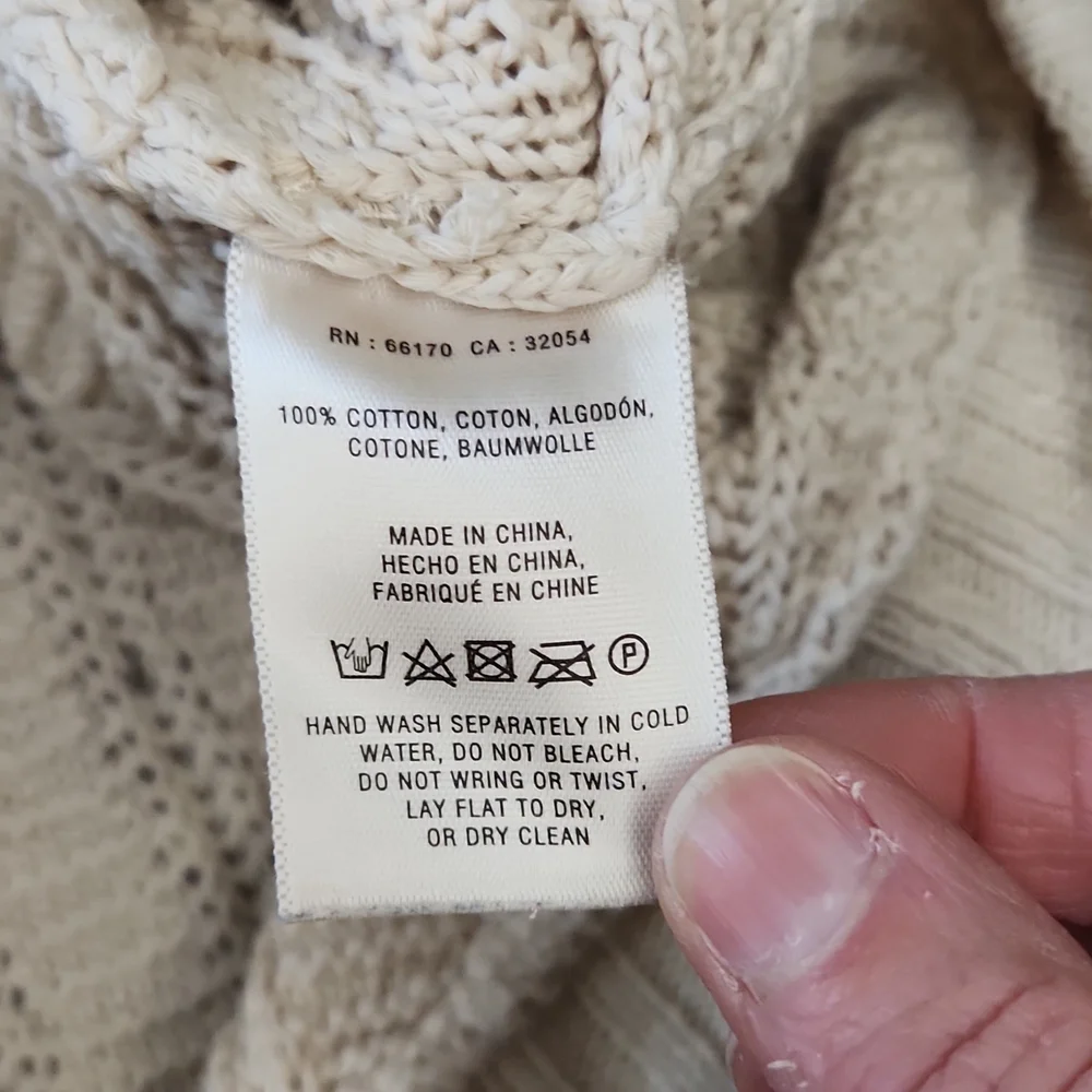 Angel of the North Sweater Size Small - Picture 13 of 14
